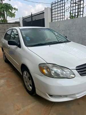 A picture of 2004 Toyota Corolla 8909
