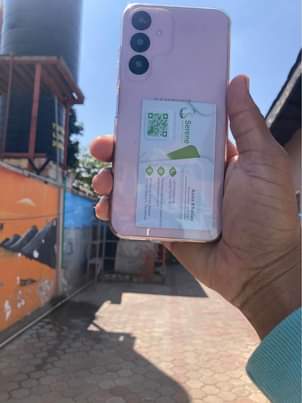 A picture of Samsung copy A74