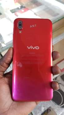 A picture of Vivo y93