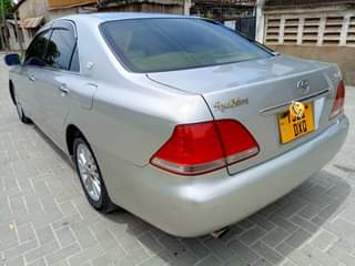 A picture of Toyota crown royal