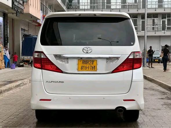 A picture of TOYOTA ALPHARD