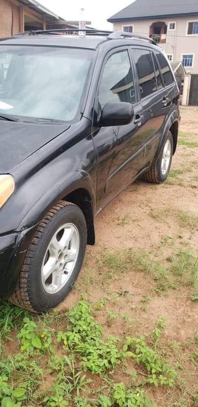 A picture of RAV4 for sale Gear is ok Engine AC need attention