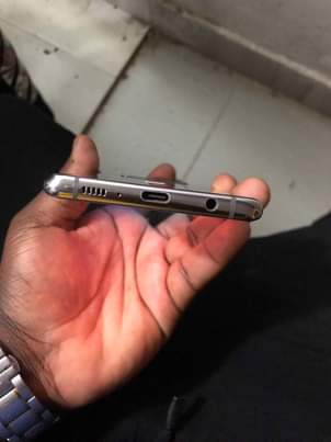 A picture of SAMSUNG GALAXY S10 PLUS Dot