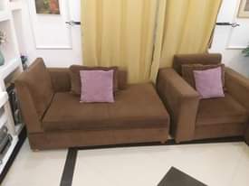 A picture of Nauza sofa Bado zipo kwenye hali nzuri sana set yake
