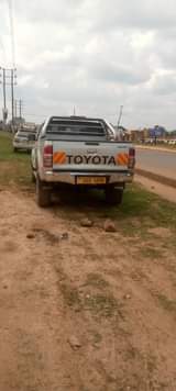 used toyota hilux