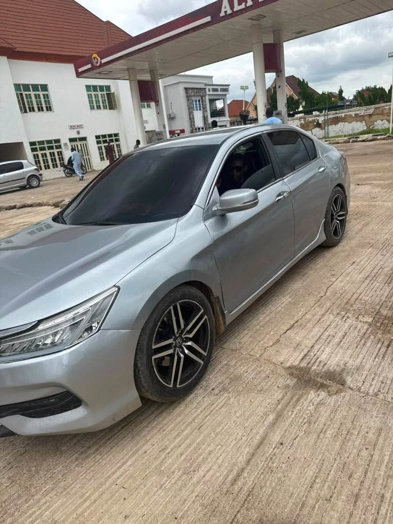 A picture of HONDA ACCORD 2016 LX