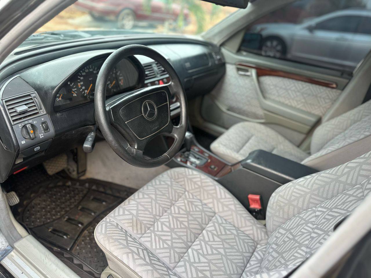 A picture of Extremely clean 2000 C200 Mercedes Benz with Ac Engine and