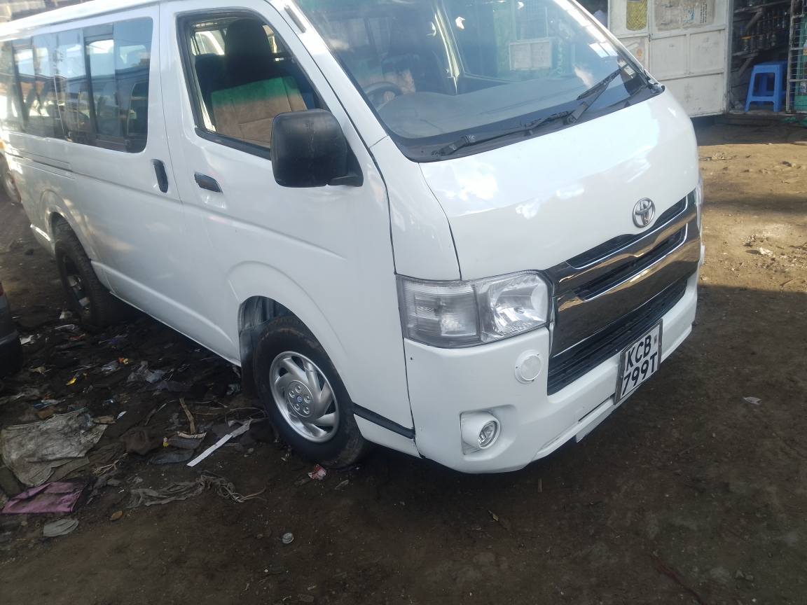 A picture of Toyota 7L automatic diesel 2kd KSH 795 000 fitted slim