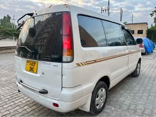 A picture of Toyota noah