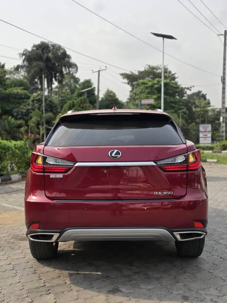 A picture of Lexus RX350 2021 model