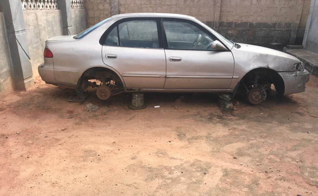 A picture of Distress Toyota Corolla 2001