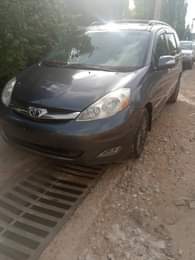 A picture of Neatly Used Toyota Sienna XLE 2008 Model With Untempered Engine