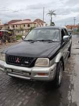 A picture of Mitsubuishi Truck Nigeria used