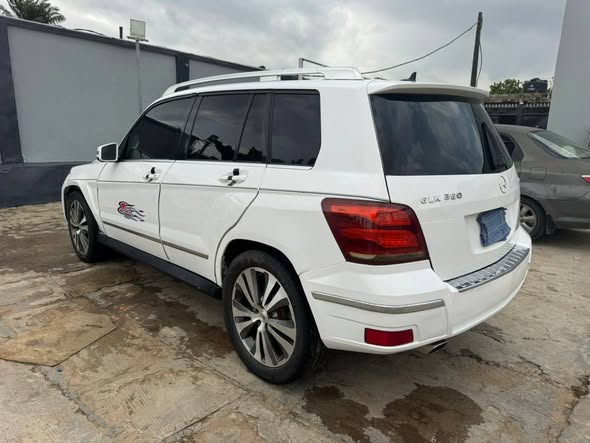 A picture of Benz glk 350 2009