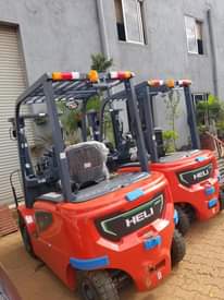 A picture of Forklifts available in Uganda forsale
