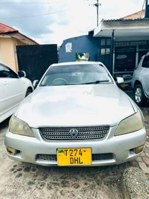 used toyota altezza