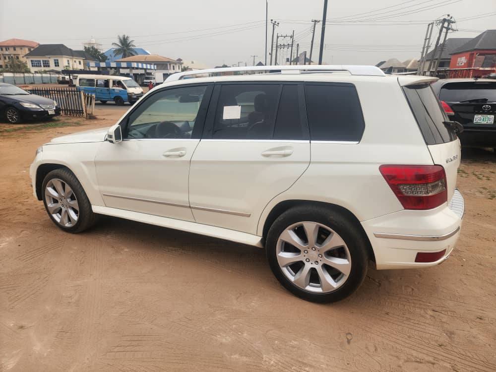 A picture of grade 2010 Glk350