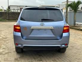 A picture of Toyota Highlander 2008 2009 Model