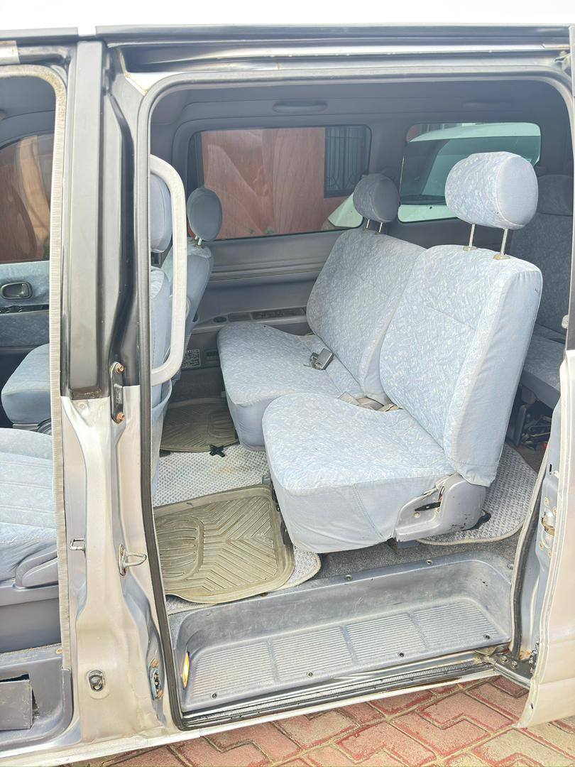 A picture of TOYOTA NOAH SR40
