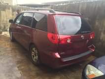 A picture of Toyota sienna 2007