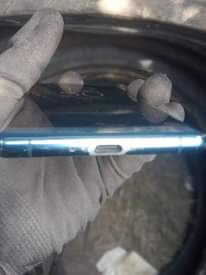 A picture of Sony Z2 storage 64gb Ram 4gb haina kipengele location tabata