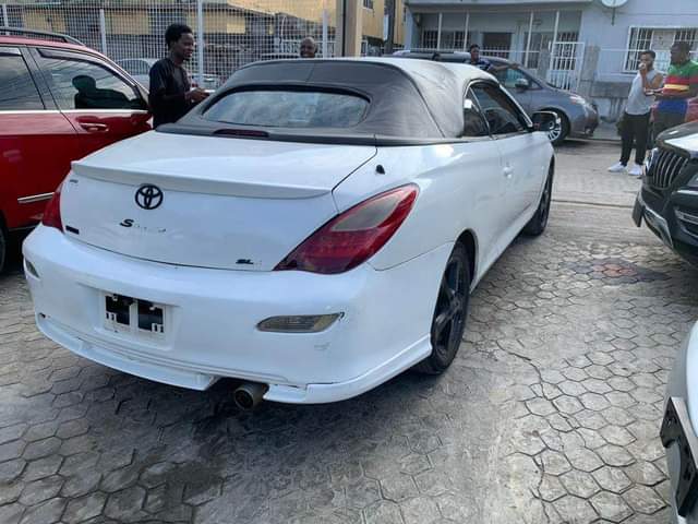 A picture of Toyota Solara 2008