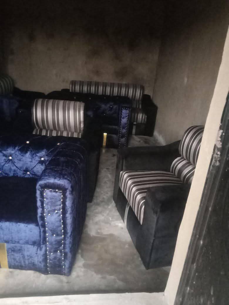 A picture of Set of chairs