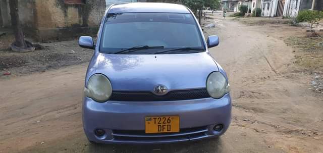 A picture of Toyota sienta