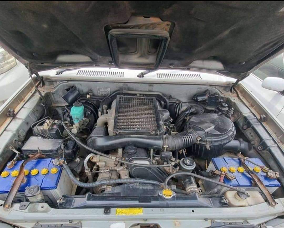 A picture of 2000 Land cruizer prado tx