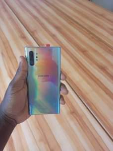 A picture of note 10 plus