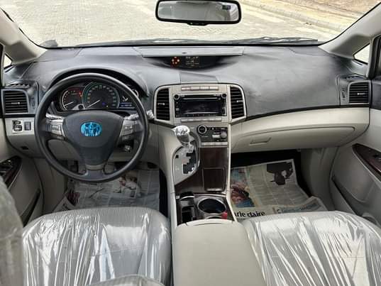 A picture of Neatly used Toyota Venza baked on first body untempered engine