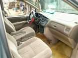 A picture of 1999 Toyota Sienna LE