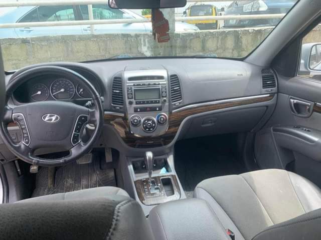 A picture of Hyundai santafe 2010