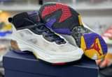 A picture of SHOES