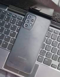 A picture of Samsung A52