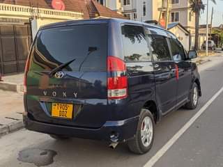 A picture of TOYOTA Noah Voxy