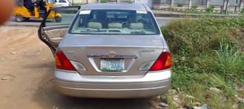 A picture of 2003 Toyota Avalon 2003 1000000