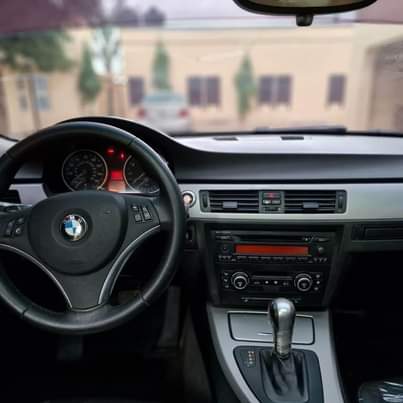 A picture of 2008 BMW 328i E90