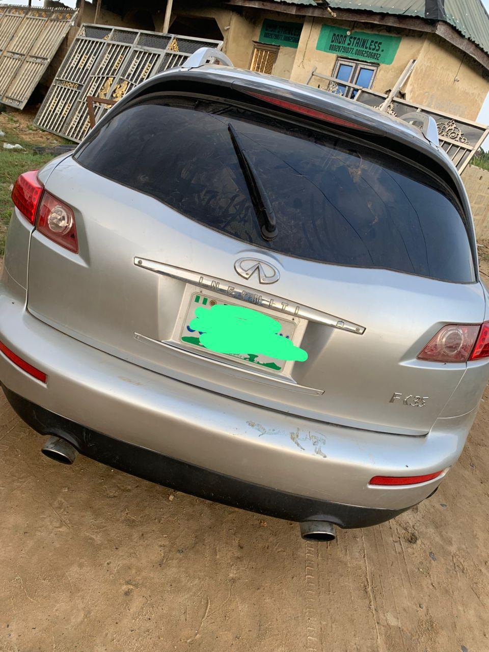 A picture of Infinity FX 35 first body pan