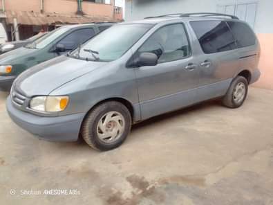 A picture of Fresh deal whose in Sienna Year 2000 Repainted Price 2