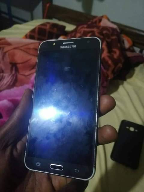 A picture of Galaxy j7 pro