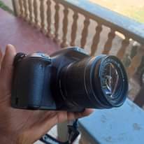 A picture of Canon EOS 600D with it s lens at Ugx 1.8m
