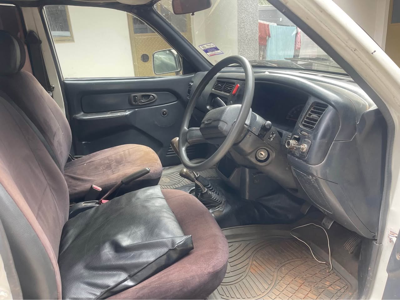 A picture of L200