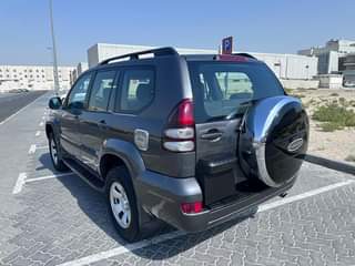 A picture of Toyota Parado 2005 gcc watsapp 0551513562