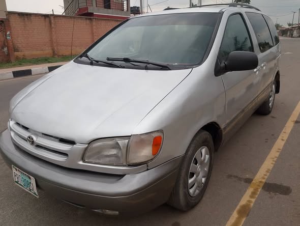 A picture of Clean Toyota Small Sienna on Distress Sales 2 950m last