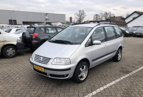 A picture of TOYOTA SHARAN Price 1 500 000 only Call me now