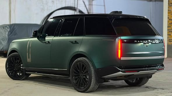 A picture of RANGE ROVER AUTOBIOGRAPHY