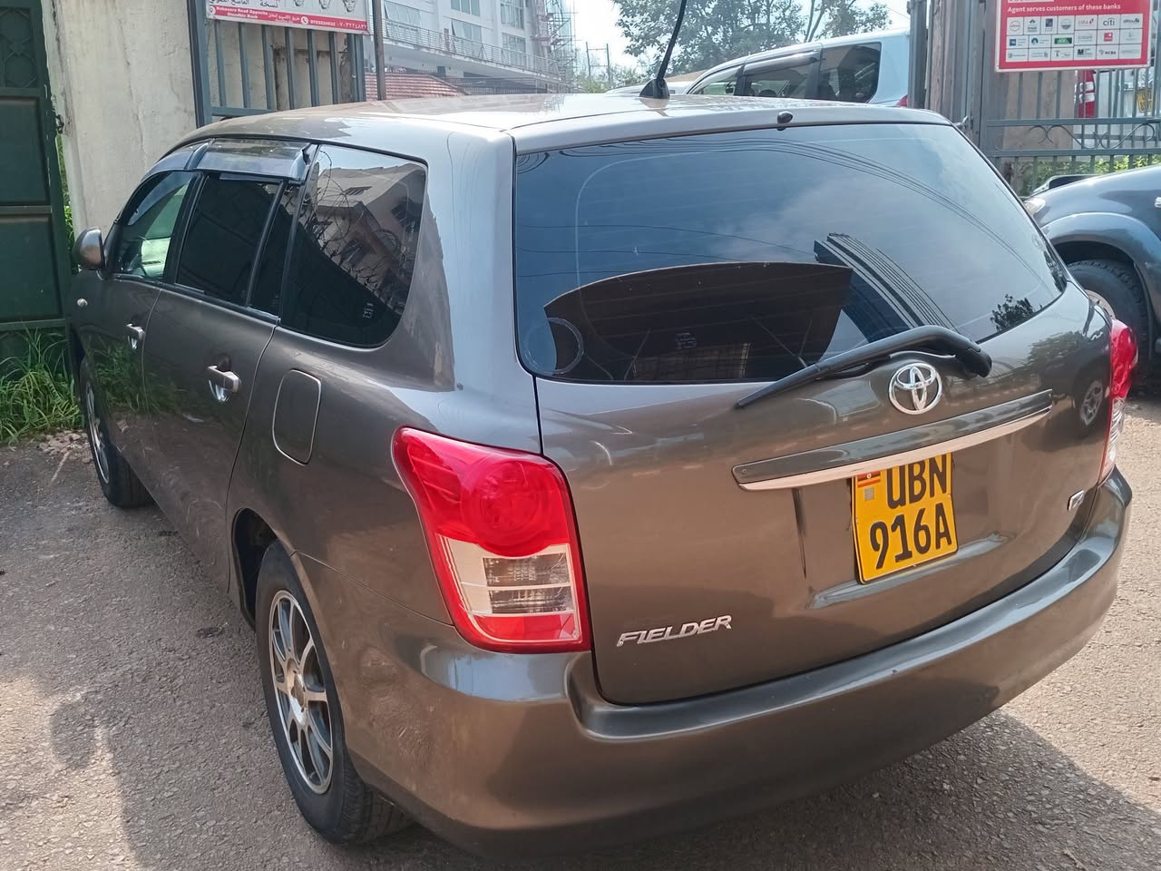 toyota fielder