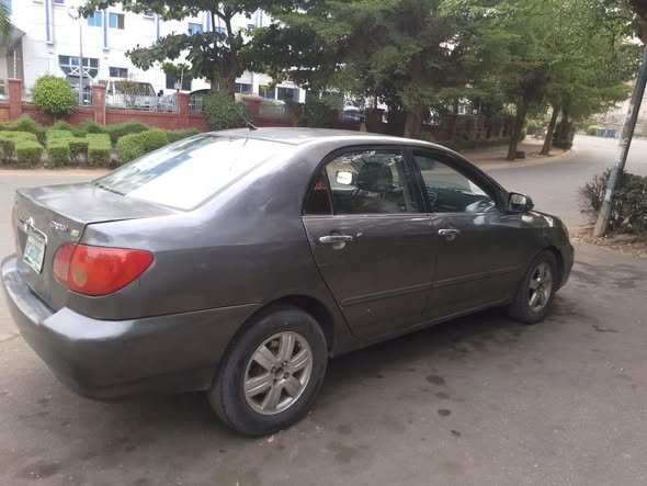 A picture of Super distres clean 04 Corolla 3 1m
