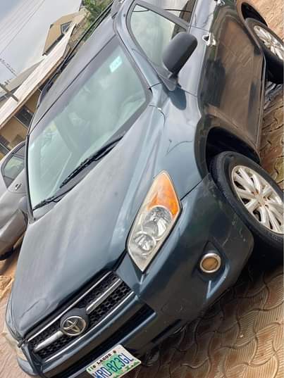A picture of Toyota RAV4 2011 v4 engine 08122733790